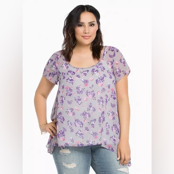 Torrid Purple Floral Print Chiffon Sharkbite Top Asymmetrical Hem Size 0 Large L - Picture 1 of 12